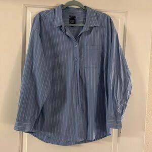 GAP M Oversized button down blue and white stripes. Cotton